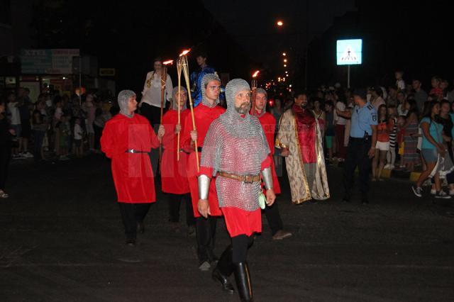 Parada cu făclii a Festivalului de Artă Medievală „Ştefan cel Mare”