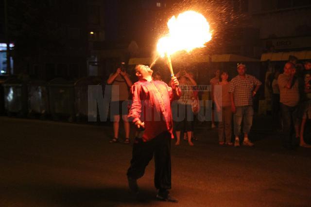 Parada cu făclii a Festivalului de Artă Medievală „Ştefan cel Mare”