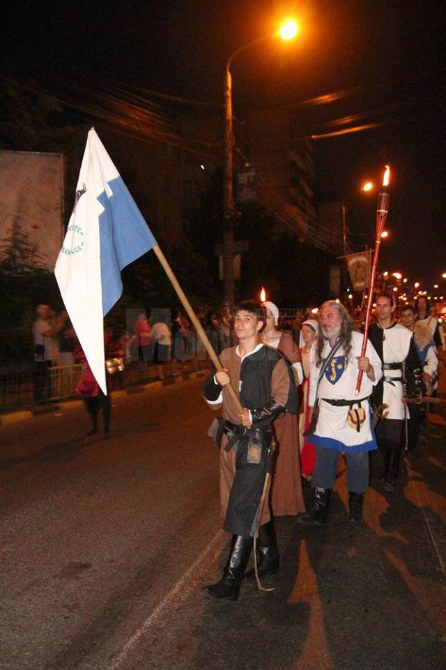 Parada cu făclii a Festivalului de Artă Medievală „Ştefan cel Mare”