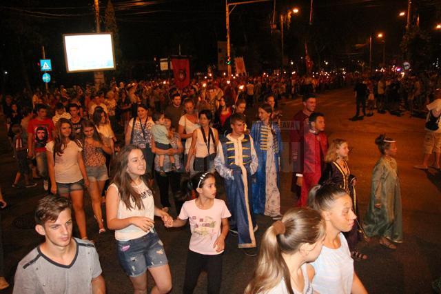 Parada cu făclii a Festivalului de Artă Medievală „Ştefan cel Mare”