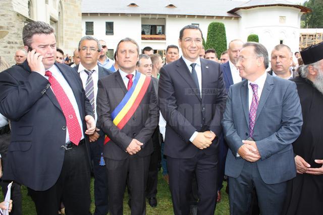 Premierul Victor Ponta a participat la hramul Mănăstirii Putna