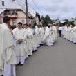 Tradiţionala procesiune a clericilor şi a tinerilor