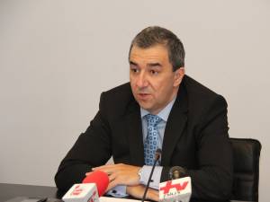 Prefectul Florin Sinescu a declarat că o atenţie deosebită va fi acordată şcolilor din mediul rural