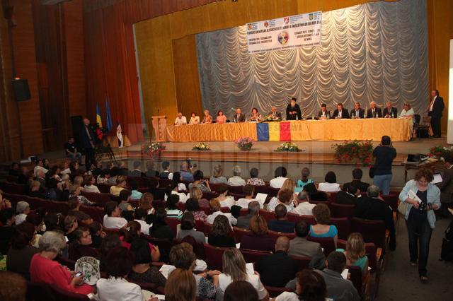 Congresul se desfăşoară la Suceava, Cernăuţi, Chişinău şi Eforie Sud, în perioada 21-28 august, şi reuneşte aproape 1.000 de cadre didactice
