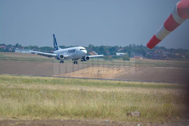 Avionul Tarom de pe ruta Roma-Iaşi a folosit ieri noua pistă a aeroportului