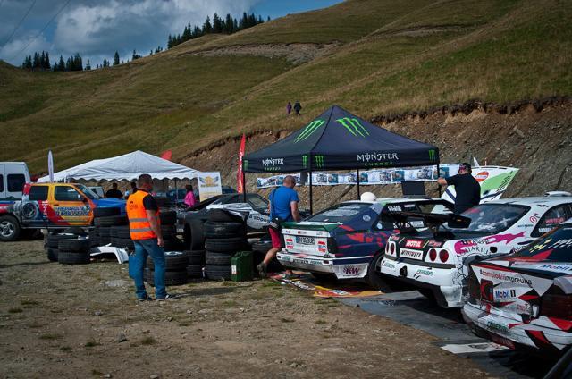 Masivul Rarău a găzduit unul dintre cele mai interesante turnee de drift din ţara noastră Foto: Bogdan CURIC