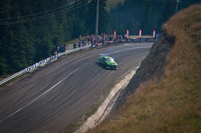 Masivul Rarău a găzduit unul dintre cele mai interesante turnee de drift din ţara noastră Foto: Bogdan CURIC