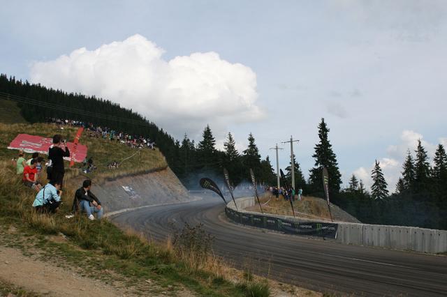 Masivul Rarău a găzduit unul dintre cele mai interesante turnee de drift din ţara noastră Foto: Bogdan CURIC