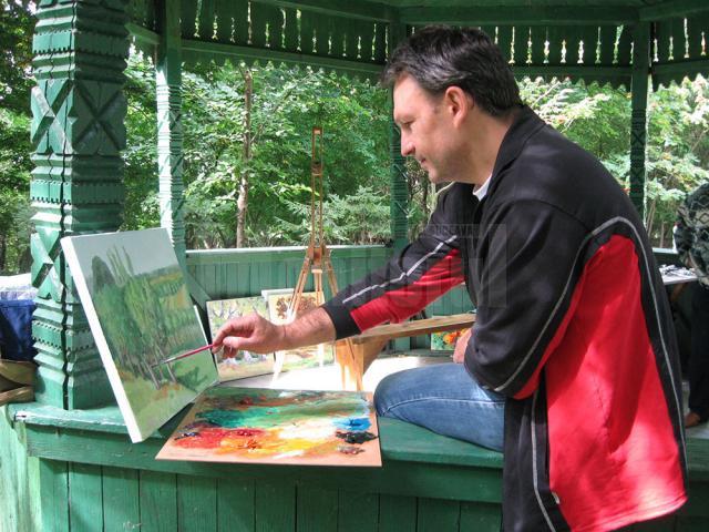 Artistul plastic Iulian Asimionesei