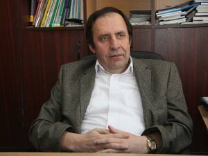 Corneliu Romascu, directorul Colegiului Economic: „Sunt profesori care considerau că acest post li se cuvine, că erau la rând pentru ocuparea lui, de aceea au apărut nemulţumiri”