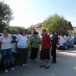 60 de oameni din satele Poiana Micului şi Pleşa au participat ieri la un scurt protest, din cauza lucrărilor nefinalizate la un pod
