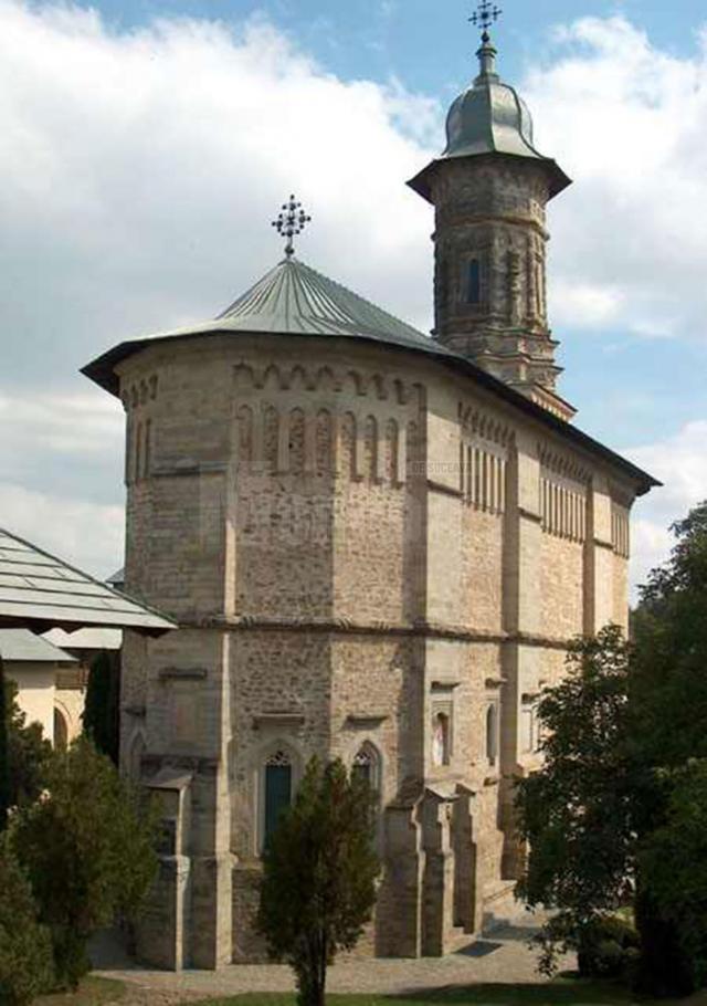 Pictura murală a bisericii Dragomirna a fost restaurată pentru prima dată, după 400 de ani de la crearea sa