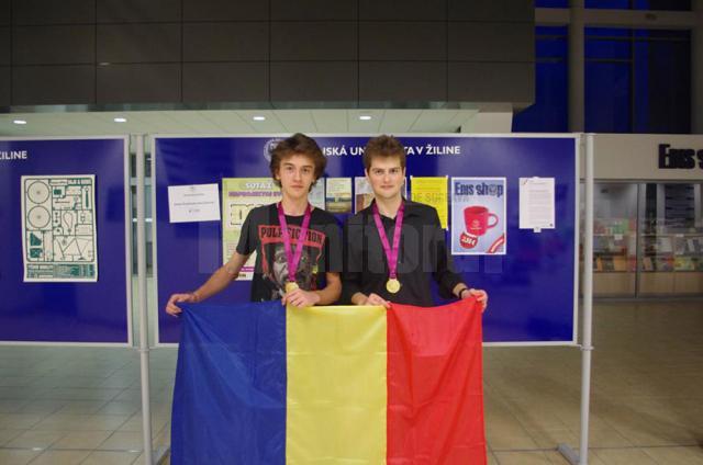 Doi elevi suceveni, medaliaţi la una dintre cele mai ample expoziţii de inventică pentru tineri din Europa