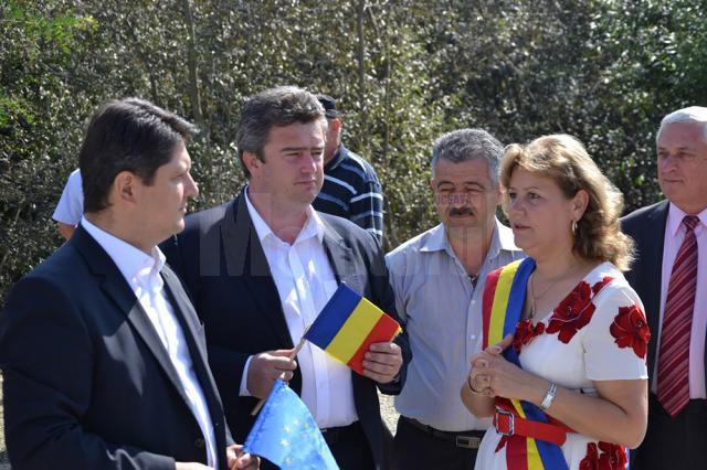 Primarul din Voitinel, Maria Pleşca, a ţinut să-i mulţumească lui Titus Corlăţean pentru prezenţa la inaugurarea grădiniţei