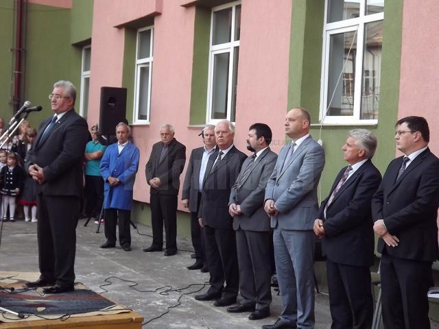 Primarul Ion Lungu a participat la deschiderea de an şcolar la 11 unităţi de învăţământ din toate cartierele Sucevei