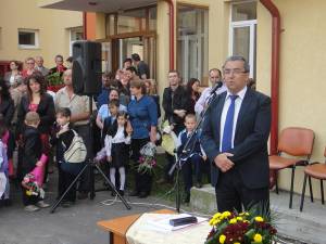 Prefectul Sinescu a participat la deschiderea noului an şcolar în Rădăuţi