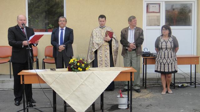 Prefectul Florin Sinescu a participat la deschiderea noului an şcolar în municipiul Rădăuţi