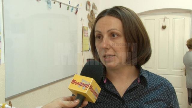 Improvizaţii, fişe şi planuri de lecţie realizate în pripă de învăţătorii care nu au manuale la clasă