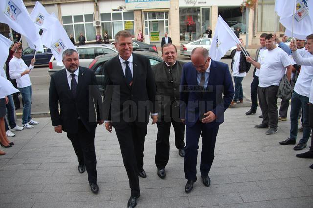 PDL şi PNL Suceava sunt pregătite de o nouă revoluție a dreptei pentru „Klaus Iohannis preşedinte al României”