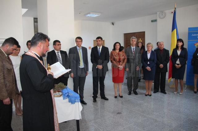 Ceremonie religioasă la inaugurarea noul sediu al Judecătoriei fălticenene
