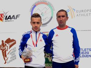 Atletul dornean Andrei Leancă, alături de antrenorul său, Cristian Prâsneac