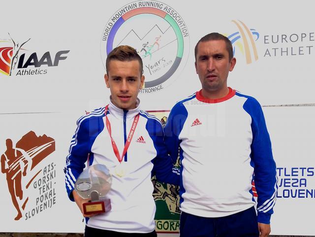 Atletul dornean Andrei Leancă, alături de antrenorul său, Cristian Prâsneac