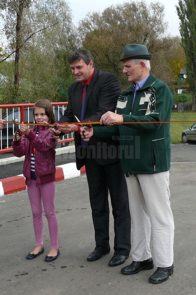 Primarul Cătălin Coman a tăiat panglica inaugurală