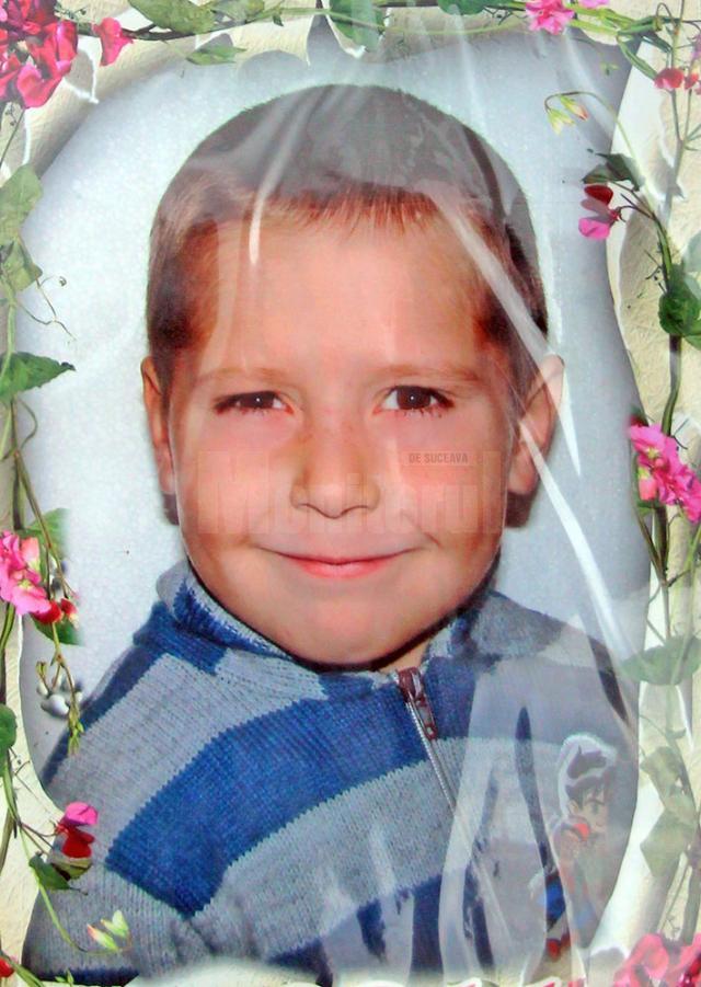 Samir Tcaciuc, băieţelul în vârstă de aproape 6 ani, care a avut parte de o moarte cumplită, sfâşiat de câini