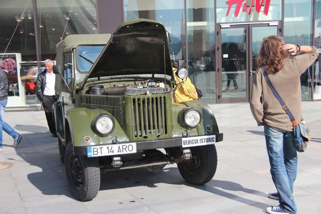 20 de maşini vechi au fost expuse la „Retro Parada Toamnei” de la Iulius Mall Suceava