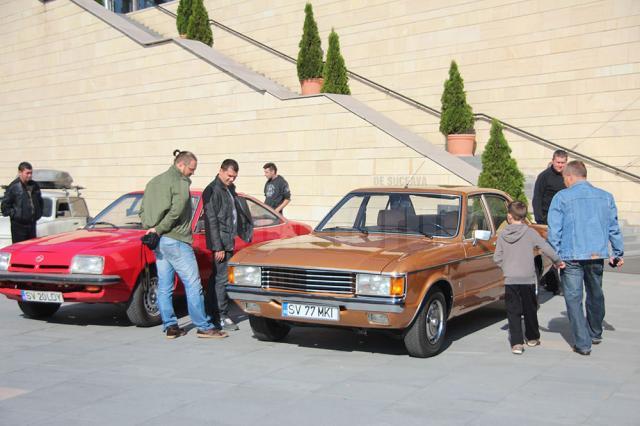 20 de maşini vechi au fost expuse la „Retro Parada Toamnei” de la Iulius Mall Suceava