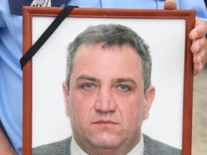 Niculai Costeniuc, poliţistul mort în misiune, în septembrie 2011