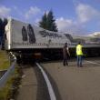 Autotrenul a rămas blocat de-a latul drumului şi a blocat în totalitate traficul