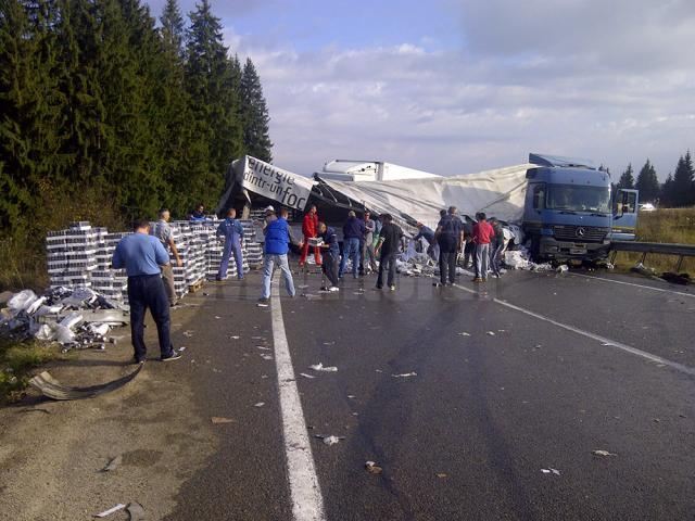 Autotrenul a rămas blocat de-a latul drumului şi a blocat în totalitate traficul