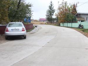 Drumul a fost modernizat de firmele Con Bucovina şi Calcarul