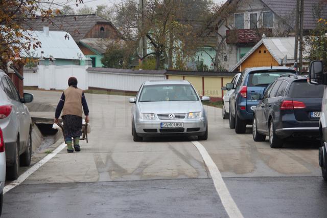 În Iaslovăţ a fost inaugurat un drum modernizat de firmele Con Bucovina şi Calcarul cu fonduri europene