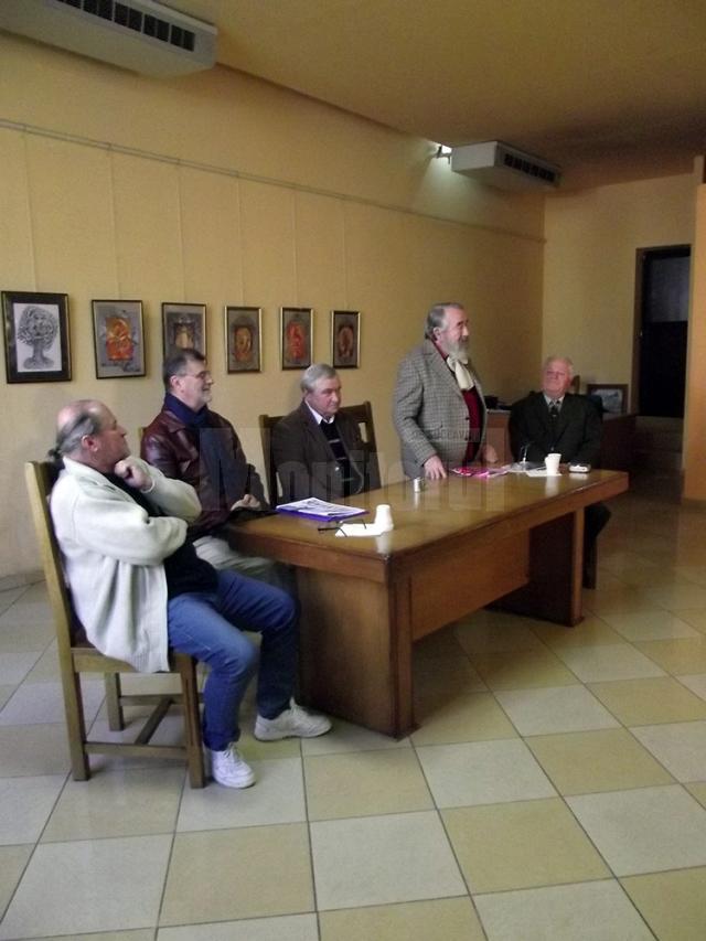 Expoziţie de pictură şi grafică pe simeze rădăuţene