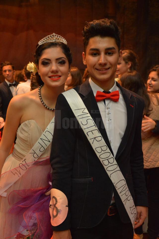 Miss şi Mister Boboc 2014 au fost desemnaţi Andreea Florentina Bucur  i Leon Alex Sidoriuc