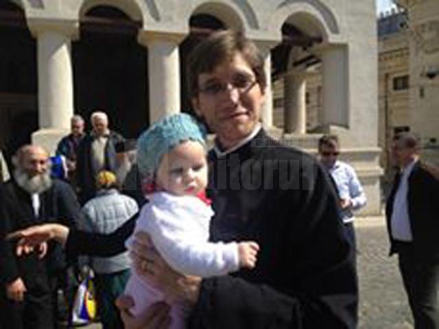 Preotul Ilie Chişcari, în vârstă de 31 de ani, nepot al familiei Mihoc, a murit duminică, în urma unui accident rutier