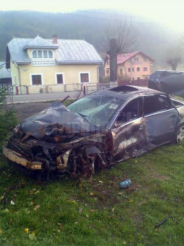 Accidentul s-a produs pe Calea Bucovinei, la ieşirea spre Vama, şoferul pierzând brusc controlul asupra volanului