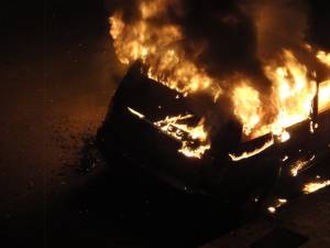 Incendiul a distrus autoturismul în proporţie de 80%