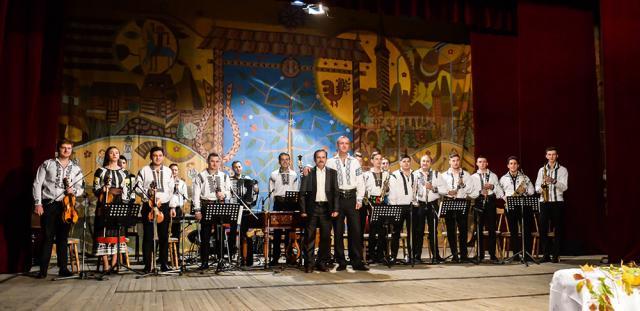 Marele premiu al Festivalului „Cântecele neamului”, ediţia a VII-a, a fost câştigat de  suceveanul Andrei Iftime