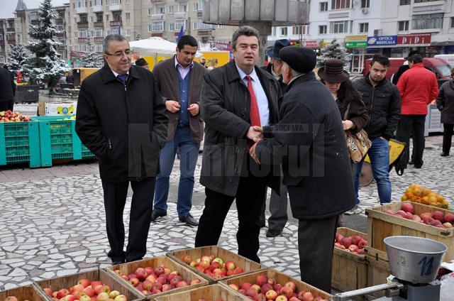 Târgul Mărului de la Fălticeni a fost şi anul acesta un succes pentru producătorii suceveni