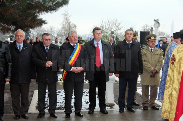 Ziua Armatei a fost marcată la Suceava printr-un ceremonial militar şi religios la Monumentul Eroului Necunoscut