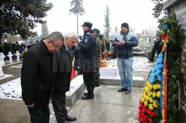 Ziua Armatei a fost marcată la Suceava printr-un ceremonial militar şi religios la Monumentul Eroului Necunoscut