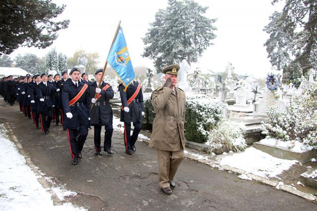 Ziua Armatei a fost marcată la Suceava printr-un ceremonial militar şi religios la Monumentul Eroului Necunoscut