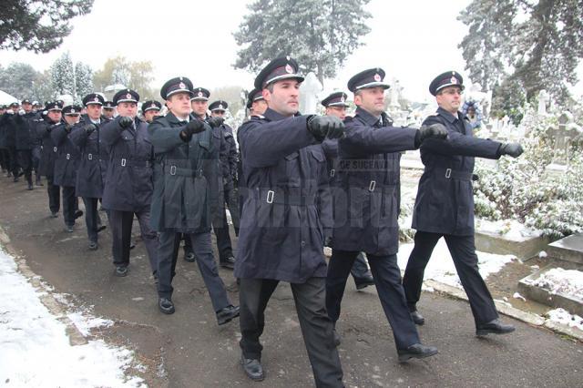 Ziua Armatei a fost marcată la Suceava printr-un ceremonial militar şi religios la Monumentul Eroului Necunoscut