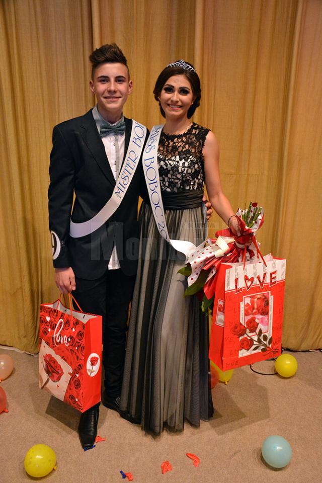 Miss şi Mister Boboc 2014 de la Colegiul Economic „Dimitrie Cantemir” au fost desemnaţi Daniela Iuliana Vlaicu și Andrei Lungu