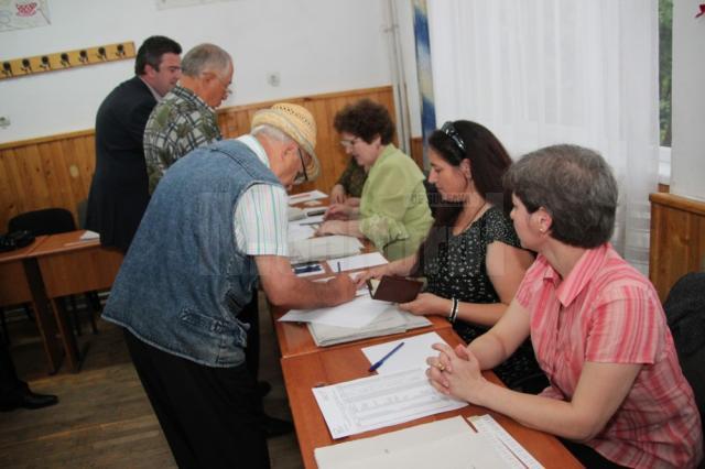 La alegerile prezidenţiale în judeţul Suceava vor funcţiona 553 de secţii de votare
