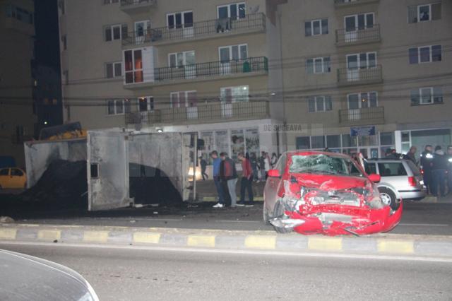 Un autotren condus de un şofer beat s-a răsturnat în faţă la Metro