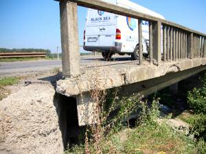 Reparaţiile podului de pe ruta ocolitoare a Sucevei costă 623.000 de lei
